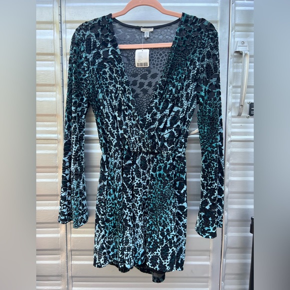 NWT Teal and black velour snakeskin bell sleeve romper - Picture 2 of 8